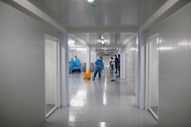 “Темпирана бомба” прети да СРУШИ здравствени систем САД, упозорење установама да се припреме за ЕКСПЛОЗИЈУ